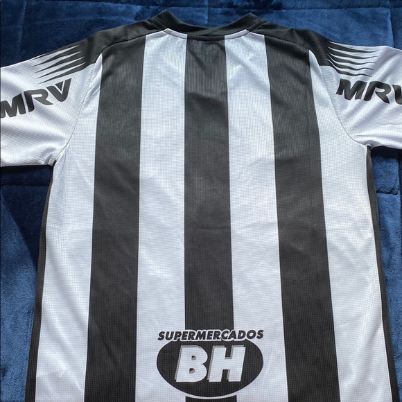 Atlético Mineiro Black and White Striped Jersey - Picture 2 of 4